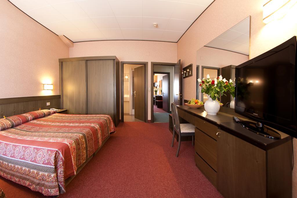Hotel Cles 3*